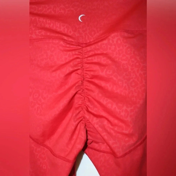 Zyia Active Light n Tight Red Leopard Hi-Rise 7/8 Leggings 12 - Picture 11 of 12